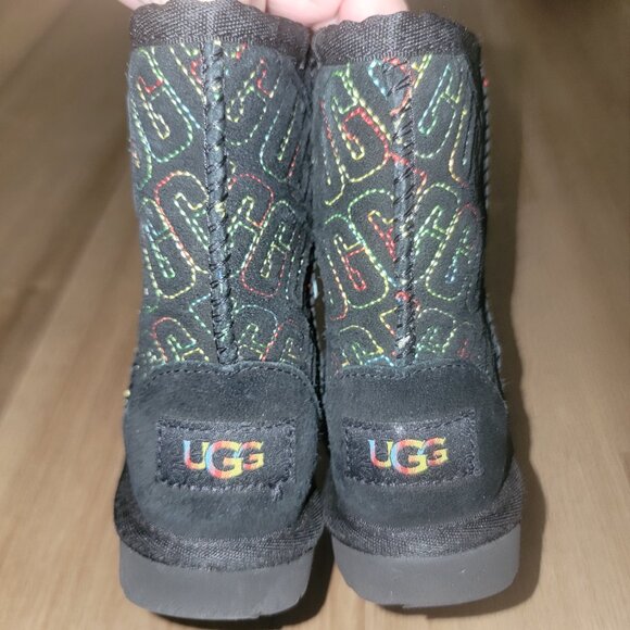 Ugg boots size 8c - Picture 3 of 4